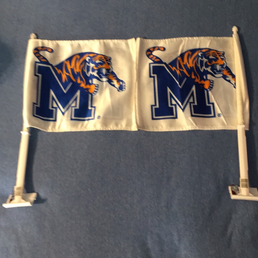 Memphis University car flags